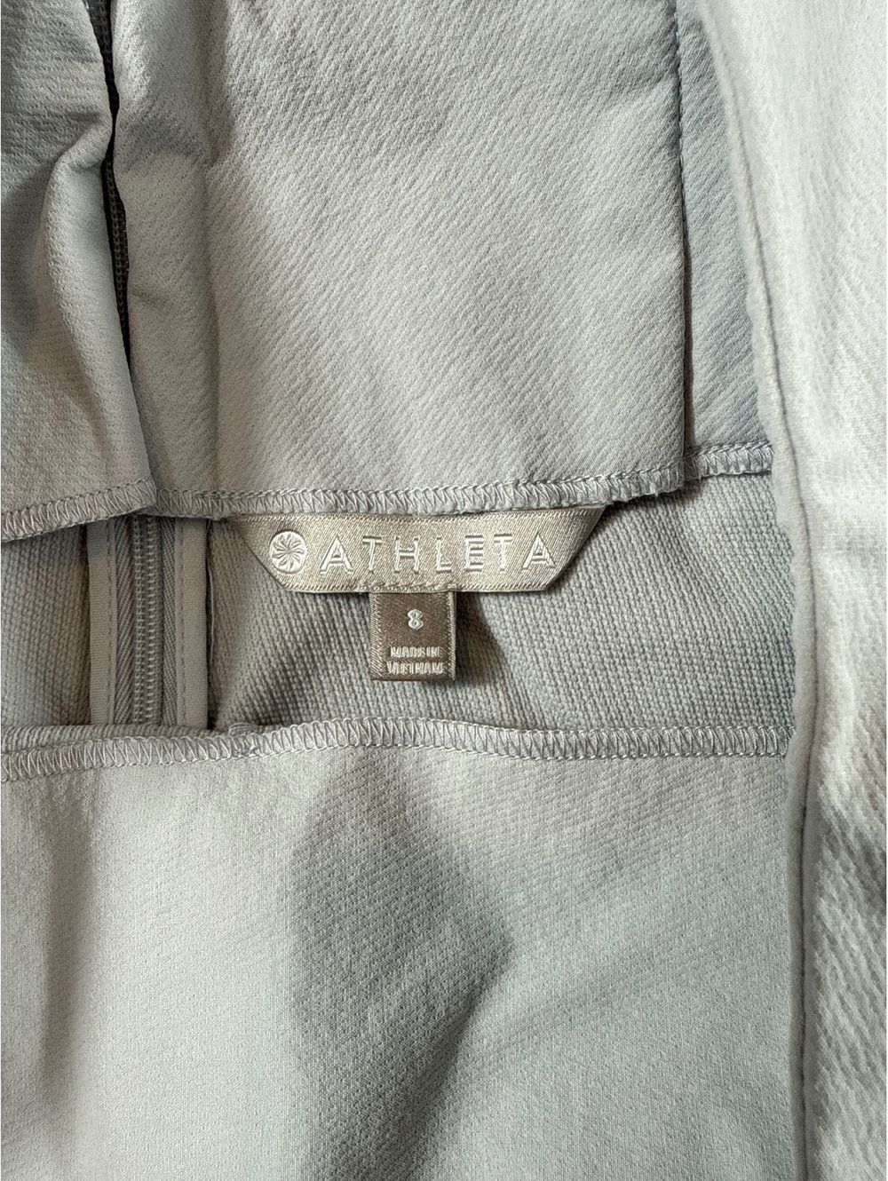 Women’s Athleta Gray Capri Pants Size 8 - Picture 5 of 10